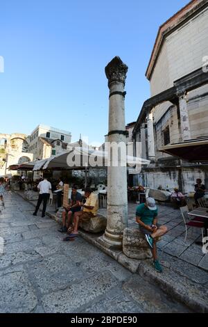 Römische Ruinen bei der Kathedrale Saint Domnius im Diokletianpalast in Split, Kroatien. Stockfoto