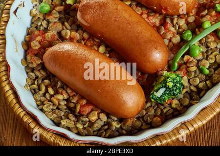 Lincolnshire Wurst und Linsen, köcheln lassen ein-Topf herzhaften Eintopf Stockfoto