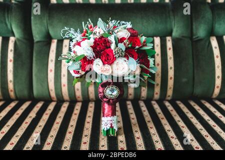 Luxuriöse Hochzeit Bouquet aus Rosen und Nelke Stockfoto