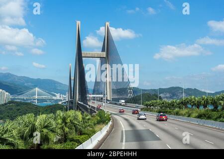 Durch die Federung Kap Shui Mun Brücke in Hongkong Stockfoto