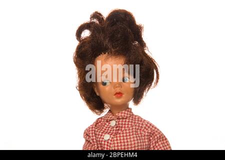 Vintage Sindy Puppe isoliert auf einem weißen Hintergrund Stockfoto