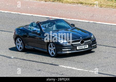 2012 Mercedes-Benz Slk200 AMG Sport Blue-Cie schwarz; Fahrzeuge für den Verkehr, Fahrzeuge für den Straßenverkehr, Motoren, Fahrzeuge für den Straßenverkehr auf der Autobahn M6 Stockfoto