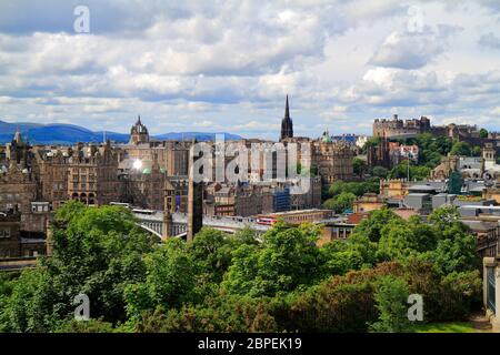 Ein Blick über Edinburgh von Calton Hill, Schottland Stockfoto