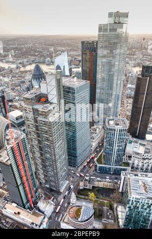 Luftaufnahme des London Heron Tower und des Bishopsgate 22 Stockfoto