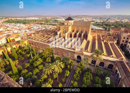 Luftaufnahme der großen Moschee Mezquita - Catedral de Córdoba, Andalusien, Spanien Stockfoto