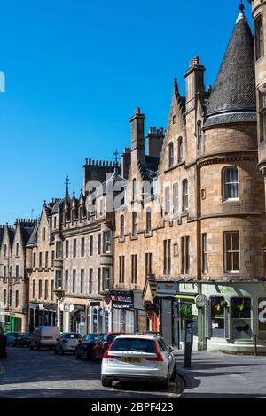 Blick auf die Cockburn Street von der Royal Mile in der Altstadt von Edinburgh, Schottland, Großbritannien Stockfoto