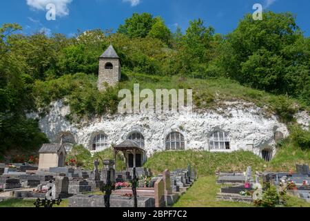 Troglodytenkirche Haute Isle in der Nähe von La Roche Guyon, Ile de France Stockfoto