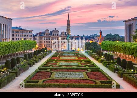 Brussels City Hall und Mont des Arts Bereich bei Sonnenuntergang in Brüssel, Belgien Stockfoto