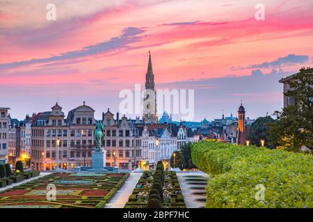 Brussels City Hall und Mont des Arts Bereich bei Sonnenuntergang in Brüssel, Belgien Stockfoto