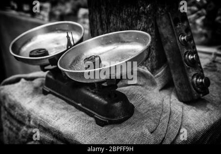 Alte Waage, Details/Werkzeug für das Wiegen von Essen Stockfoto