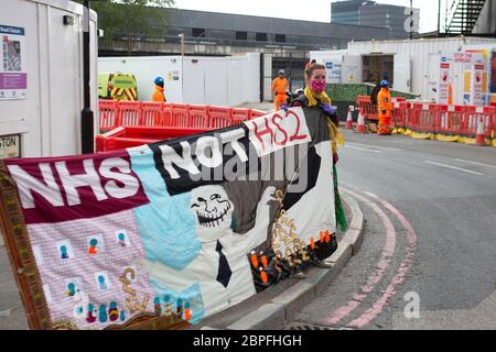 Anti-HS2-Demonstranten blockieren Straße Stockfoto