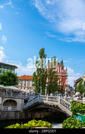 Blick auf die Persenov squere im Zentrum der Hauptstadt von Ljubljana, Slowenien, 2019.07.26 Stockfoto