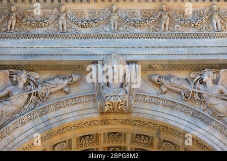 Triumphbogen, der Friedensbogen, Denkmal im Park Sempione, Relief an der Fassade, Mailand, Italien Stockfoto