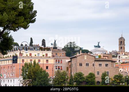 Landschaft des Platzes Bocca della Verita, der im alten Bereich des Forum Boarium, gleich vor der Tiber Insel liegt; es hat seinen Namen f Stockfoto