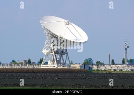 Riesige Radioteleskope Suche nach außerirdischem Leben Stockfoto