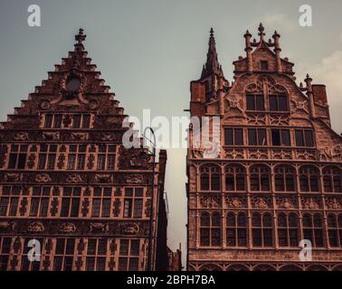 Typische mittelalterliche Stein Belgien Häuser, Bau und Architektur Stockfoto