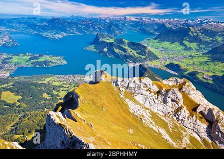 Vierwaldstättersee und die Alpen Gipfel Luftaufnahme von Pilatus, alpine Landschaft der Schweiz Stockfoto