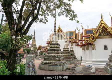 Phra Ubosot Landschaft im Wat Pho oder Wat Po, dem Tempel des liegenden buddha. Aufgenommen in Bangkok, Thailand Stockfoto