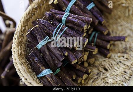 Trockenschnaps klebt zum Saugen und Kauen, Geschmack und Süße Detail Stockfoto