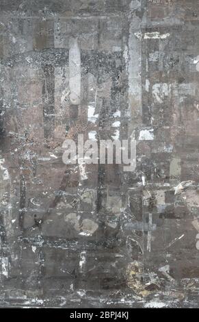 Noch Papier auf Werbung mit Reklametafeln. Rip-Poster. Es kann als Konzepte, Hintergründe und Texturen verwendet werden. Stockfoto