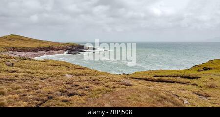 Idyllische Küstenlandschaft rund um Connemara, eine Region im Westen Irlands Stockfoto