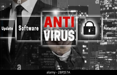 Antivirus Konzept wird durch Geschäftsmann gezeigt. Stockfoto