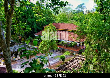 Der antike Tempel von Pura Gua Gajah auf Bali, Indonesien. Stockfoto