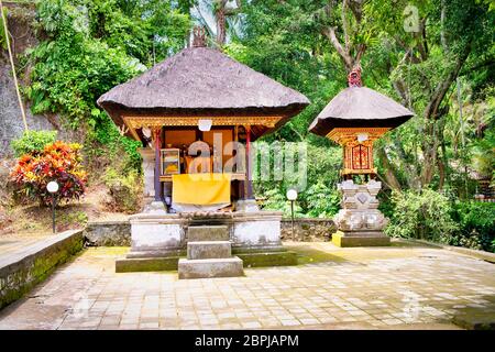 Pura Gunung Kawi Tempel in Ubud, Bali Insel, Indonesien. Antike geschnitzt in den steinernen Tempel mit königlichen Gräbern. Stockfoto