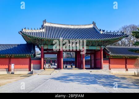 Seoul, Südkorea 12/2020 schöne und alte Architektur im Changdeokgung Palast in Seoul City in Korea Stockfoto