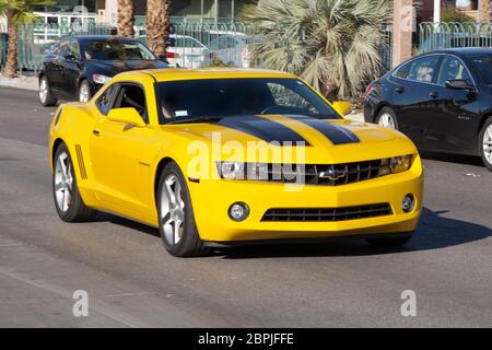 Las Vegas, Nevada - 30. August 2019: 2012 Chevrolet Camaro 2LS Gelb/Schwarz Bumblebee in Las Vegas, Nevada, Vereinigte Staaten von Amerika. Stockfoto