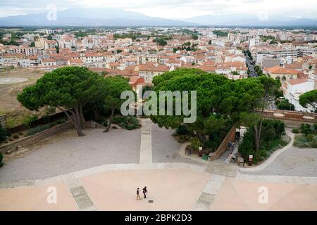 Stadtbild von Perpignan vom Palast der Könige von Mallorca.Perpignan. Pyrenees-Orientales.Occitanie.Frankreich Stockfoto