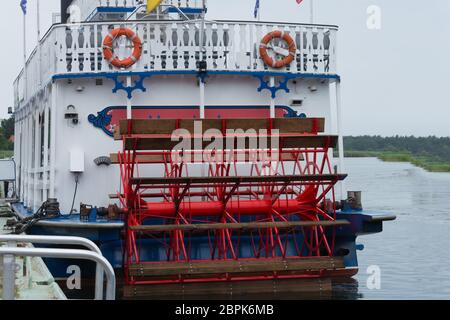 Mississippi-Schaufelraddampfer Baltic Star auf den Bodden, Ostsee Halbinsel von Fischland-Darß-Zingst, Zingst Stockfoto