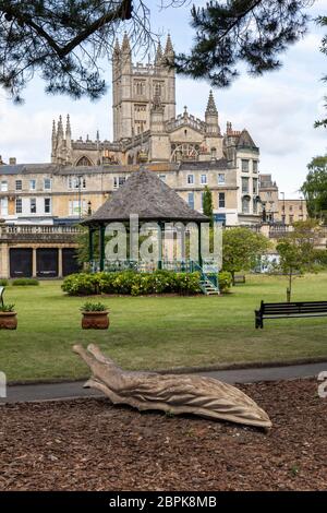 Die Parade Gardens im Stadtzentrum von Bath wurden kürzlich wiedereröffnet, aber momentan aufgrund des Coronavirus, COVID‑19, England, Großbritannien, leer Stockfoto