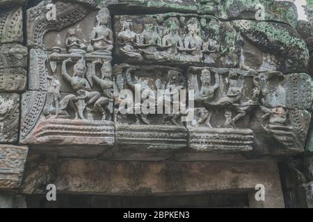 Wunderschöne Nahaufnahme des leeren Angkor Wat Tempelkomplexes. Ruinen Angkor Tempel Ta Prohm. Siem Reap, Kambodscha Stockfoto