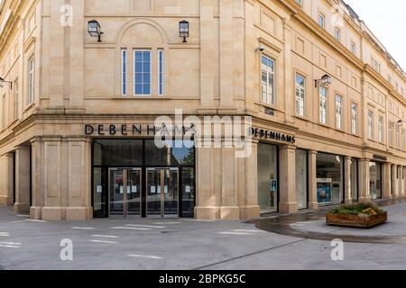 Debenhams Geschäft in Southgate Place Bath. Vorübergehend geschlossen wegen einer Coronavirus-Pandemie (COVID‑19), England, Großbritannien Stockfoto