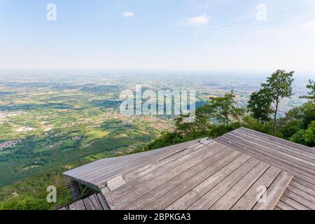 Paragliding-Plattform-Blick von oben. Paragliding, Extremsport Stockfoto