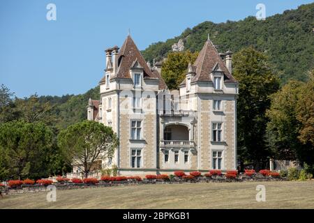 Perigord, Frankreich - 4. September 2018: Chateau de Monrecour im Schwarzen Perigord, Dordogne Tal, Frankreich. Stockfoto