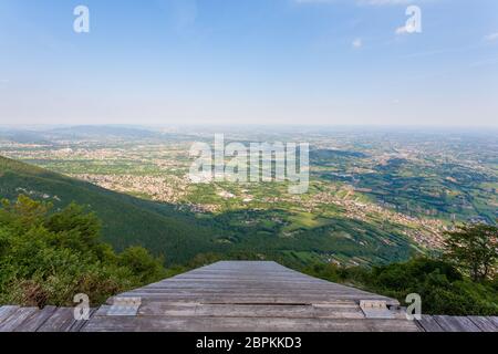 Paragliding-Plattform-Blick von oben. Paragliding, Extremsport Stockfoto
