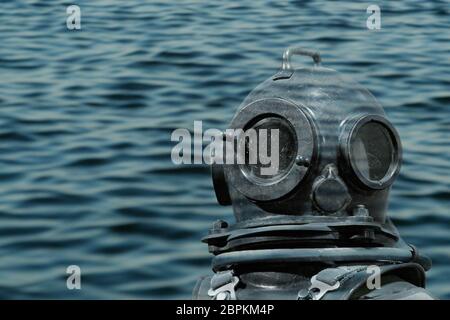 Deep Sea Diver Vordergrund Unterwasser Stockfoto