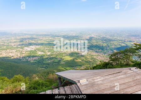 Paragliding-Plattform-Blick von oben. Paragliding, Extremsport Stockfoto