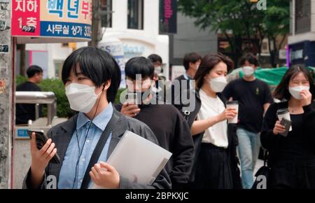 Hongik University Area, 14. Mai 2020: Die Straßen in der Hongik University Area oder Hongdae in Seoul, Südkorea. Kredit: Lee Jae-won/AFLO/Alamy Live News Stockfoto