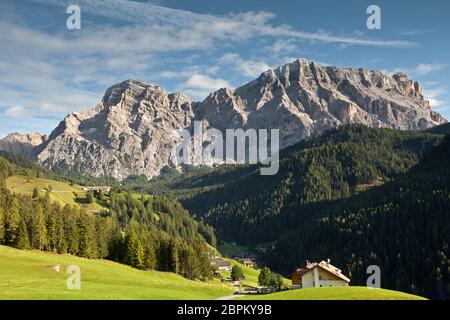 Sasso di Santa Croce von La Valle Stockfoto