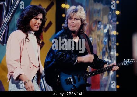 Modern Talking beim WWF Club 1986 - Modern Talking // Thomas anders und Dieter Bohlen (v. l. n. r.) // WDR TV-Show // WWF Club // 1986 Stockfoto