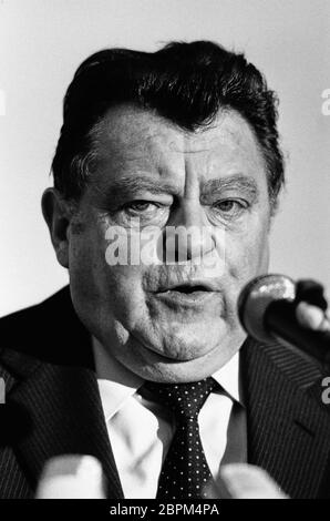 3. Kongress der EVP - 80er Jahre - auf dem Bild ist der Politiker Franz-Josef Strauß auf 3. EVP in the 80ern to sehen. Stockfoto