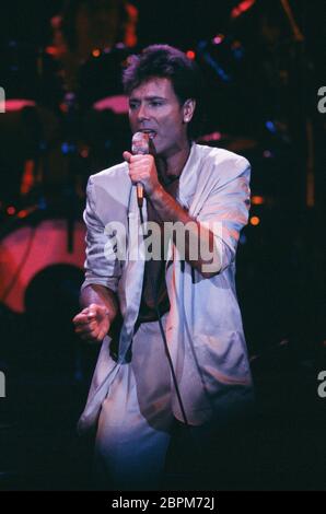 Auftritt von Cliff Richard - 90er Jahre - Auftritt von Cliff Richard // 90er Jahre Stockfoto