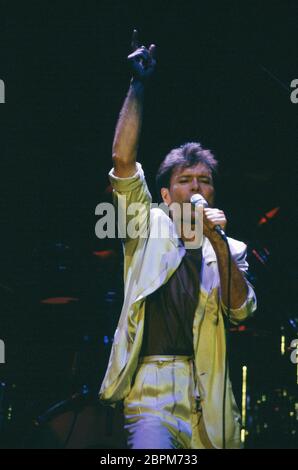 Auftritt von Cliff Richard - 90er Jahre - Auftritt von Cliff Richard // 90er Jahre Stockfoto