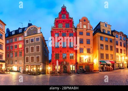 Berühmte bunte Häuser auf Platz Stortorget, Gamla Stan, der Altstadt von Stockholm, die Hauptstadt von Schweden Stockfoto