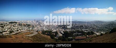 Twin Peaks - Aussichtspunkt und Panoramablick über San Francisco, San Francisco Bay, Alcatraz und Downtown, Kalifornien, USA Stockfoto