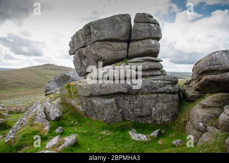 Showery Tor ist eine natürliche Felsformation auf Bodmin Moor in Cornwall, Großbritannien. Stockfoto