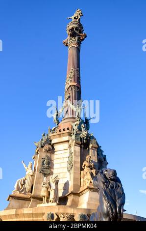 Die Columbus Denkmal befindet sich in der unteren Ende von La Rambla in Barcelona, Spanien. Es wurde zu Ehren von Kolumbus erste Reise nach Amerika gebaut Stockfoto
